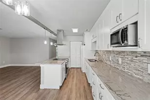 1502 16th Cir SE, Largo, FL 33771 - Photo 12