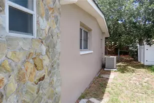 12208 105th St, Largo, FL 33773 - Photo 4