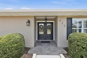 412 Stoneham Dr, Sun City Center, FL 33573 - Photo 2