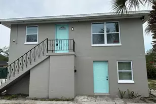 1110 16th St S, Saint Petersburg, FL 33705 - Photo 1