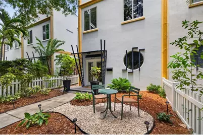 447 13th Avenue N, Saint Petersburg, FL 33701 - Photo 1