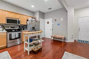 26606 Castleview Way, Wesley Chapel, FL 33544 - Photo 8