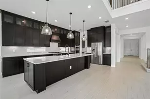 34907 Lowery Trl, Zephyrhills, FL 33541 - Photo 4
