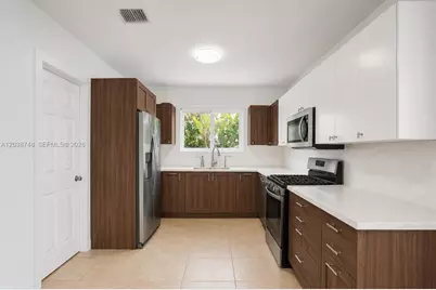 2025 Alamanda Drive, North Miami, FL 33181 - Photo 8