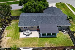 3300 62nd St N, Saint Petersburg, FL 33710 - Photo 4