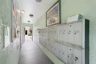 5973 Terrace Park Dr N, Saint Petersburg, FL 33709 - Photo 4