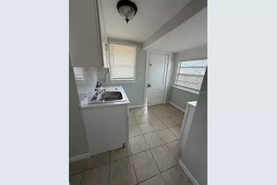 1701 14th Street S #B, Saint Petersburg, FL 33705 - Photo 6