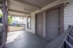 1701 14th St S, Saint Petersburg, FL 33705 - Photo 2