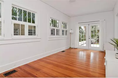 126 8th Avenue NE, Saint Petersburg, FL 33701 - Photo 12