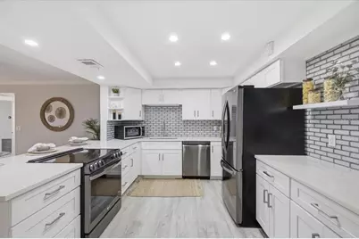 4908 38th Way S #401, Saint Petersburg, FL 33711 - Photo 6