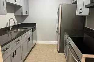 9105 Tudor Dr, Tampa, FL 33615 - Photo 6