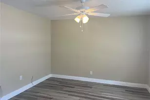 9105 Tudor Dr, Tampa, FL 33615 - Photo 4