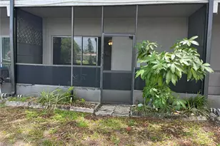 9105 Tudor Dr, Tampa, FL 33615 - Photo 12