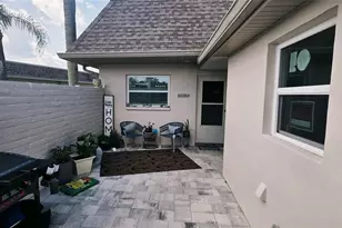 338 Boca Ciega Point Blvd N, Saint Petersburg, FL 33708 - Photo 2