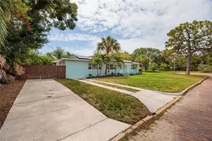 801 61st St N, Saint Petersburg, FL 33710 - Photo 2