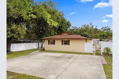 615 2nd Avenue NE, Largo, FL 33770 - Photo 1