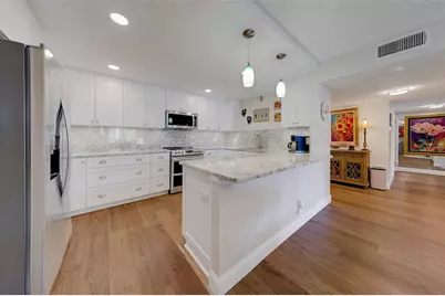 1460 Gulf Boulevard #305, Clearwater, FL 33767 - Photo 2