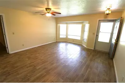 1023 Redbud Circle, Plant City, FL 33563 - Photo 4