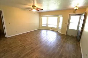 1023 Redbud Cir, Plant City, FL 33563 - Photo 4