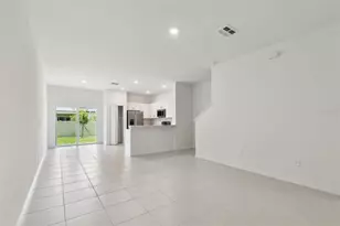 2665 Buttercup Lucine Ln, Ruskin, FL 33570 - Photo 6