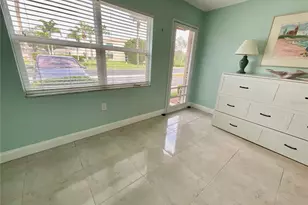 10034 64th Ave N, Saint Petersburg, FL 33708 - Photo 6