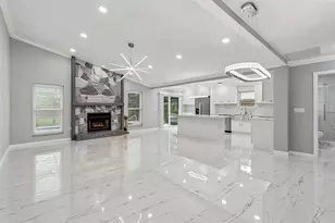 903 Plum Tree Ln, Sarasota, FL 34243 - Photo 10