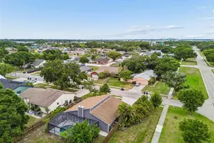 903 Plum Tree Ln, Sarasota, FL 34243 - Photo 68