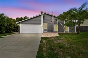903 Plum Tree Ln, Sarasota, FL 34243 - Photo 1