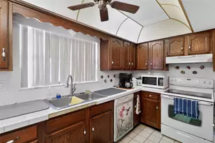 7465 Galloway Rd, Weeki Wachee, FL 34613 - Photo 18
