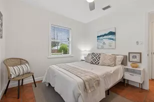 5617 19th Ave S, Saint Petersburg, FL 33707 - Photo 6