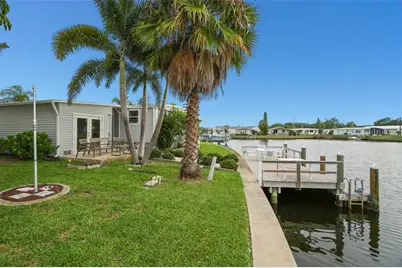 7162 Mount Arlington Drive NE #417, Saint Petersburg, FL 33702 - Photo 8
