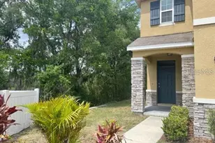 833 Wiltonway Dr, Plant City, FL 33563 - Photo 2