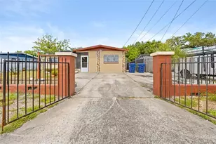 10412 N Altman St, Tampa, FL 33612 - Photo 10