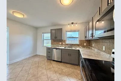 4515 54th Avenue N, Saint Petersburg, FL 33714 - Photo 8