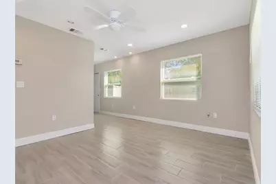 1207 62nd Avenue E, Bradenton, FL 34203 - Photo 6
