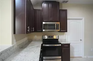 2212 Lennox Dale Ln, Brandon, FL 33510 - Photo 4