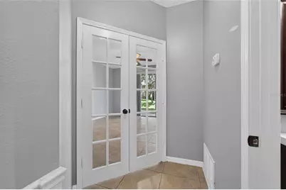 3186 Bayshore Oaks Drive, Tampa, FL 33611 - Photo 10