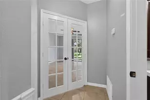 3186 Bayshore Oaks Dr, Tampa, FL 33611 - Photo 10