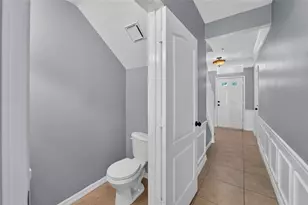 3186 Bayshore Oaks Dr, Tampa, FL 33611 - Photo 8