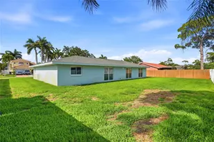 2022 Tanglewood Dr NE, Saint Petersburg, FL 33702 - Photo 26