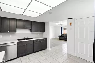 2022 Tanglewood Dr NE, Saint Petersburg, FL 33702 - Photo 4