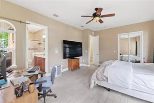 10307 Reclinata Ln, Tampa, FL 33618 - Photo 36