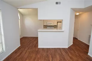 8625 Mallard Reserve Dr, Tampa, FL 33614 - Photo 8