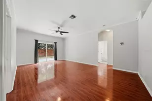 403 Laguna Mill Dr, Ruskin, FL 33570 - Photo 10