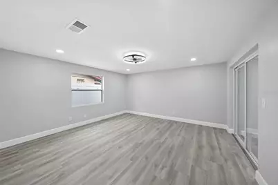 7901 Timberlane West Drive, Tampa, FL 33615 - Photo 14