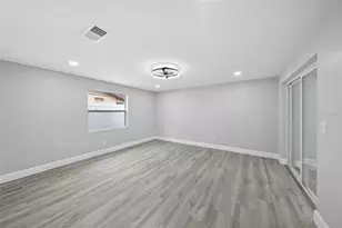 7901 Timberlane W Dr, Tampa, FL 33615 - Photo 14