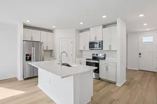 12614 Hourglass Wy, Dade City, FL 33525 - Photo 6