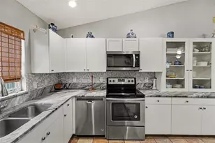 1934 29th Ave N, Saint Petersburg, FL 33713 - Photo 8