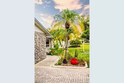 898 Corvette Drive, Largo, FL 33771 - Photo 4