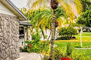898 Corvette Dr, Largo, FL 33771 - Photo 4